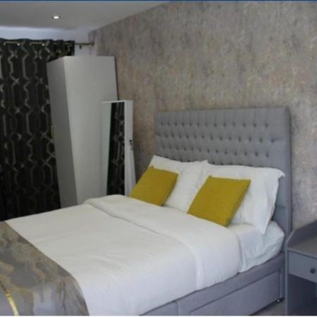 Mini Cosy Studio Flat Milton Keynes Exterior photo