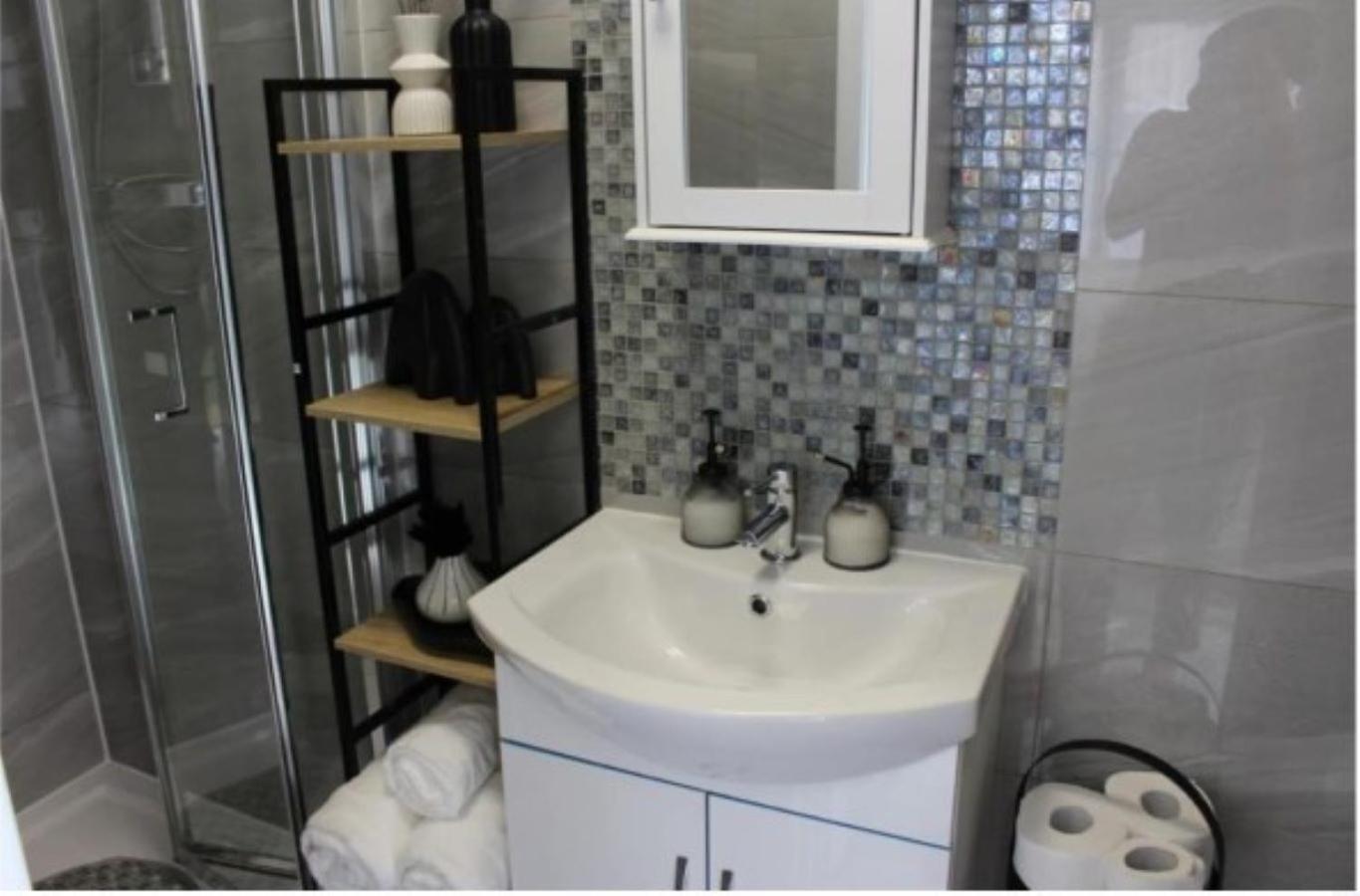 Mini Cosy Studio Flat Milton Keynes Exterior photo