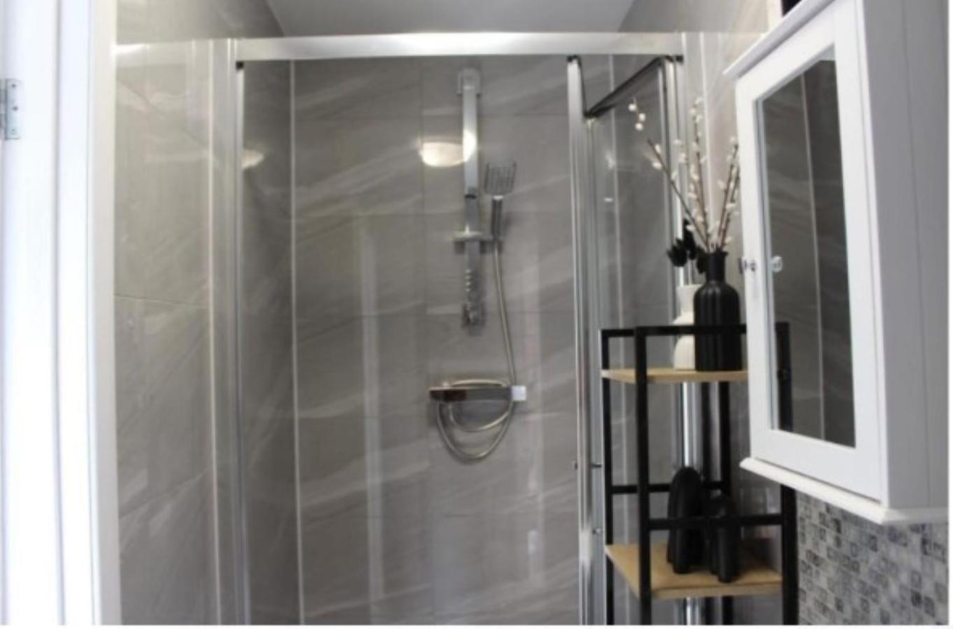 Mini Cosy Studio Flat Milton Keynes Exterior photo